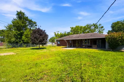 Exterior - 5628 Denois St, Columbus, IN 47201 photo 4 of 5