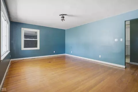 Living - 5628 Denois St, Columbus, IN 47201 photo 1 of 4