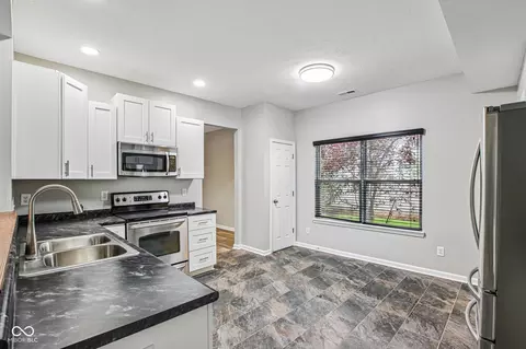 Kitchen - 13063 E 131st St, Fishers, IN 46037 photo 2 of 2