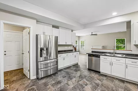 Entry Way - 13063 E 131st St, Fishers, IN 46037 photo 4 of 8