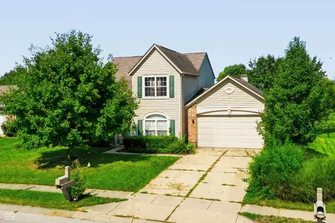 4986 Aquaduct Dr, Greenwood, IN 46142