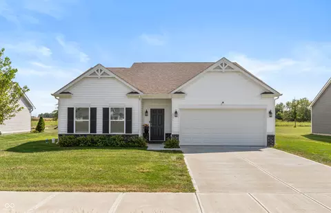 6841 Bluebird Ln, Seymour, IN 47274