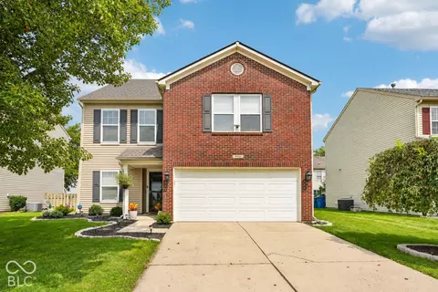 9906 Orange Blossom Trl, Fishers, IN 46038