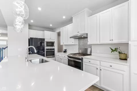 Kitchen - 2536 Dorset Dr, Plainfield, IN 46168 photo 2 of 12