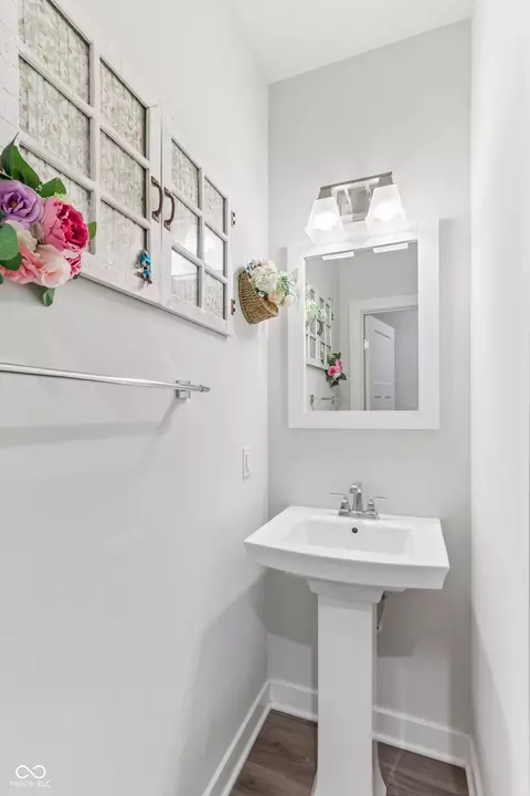 Bath - 2536 Dorset Dr, Plainfield, IN 46168 photo 1 of 8