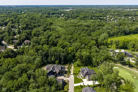 4580 Strathmore Ln, Zionsville, IN 46077