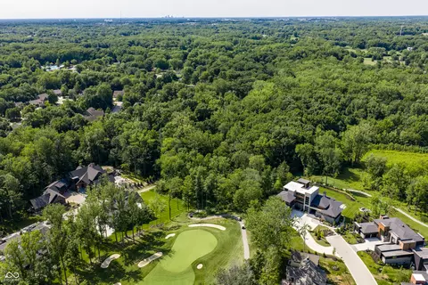 4580 Strathmore Ln, Zionsville, IN 46077