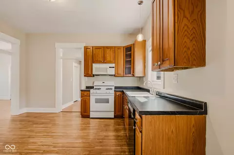 Kitchen - 521 8th St, Columbus, IN 47201 photo 5 of 5