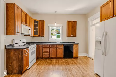 Kitchen - 521 8th St, Columbus, IN 47201 photo 1 of 5