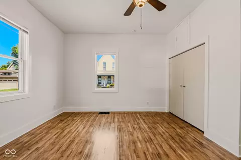 Bedroom - 521 8th St, Columbus, IN 47201 photo 3 of 5