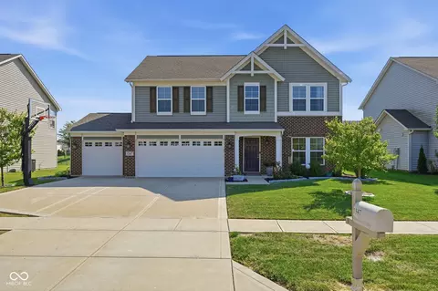 1347 Glen Canyon Dr, Greenwood, IN 46143