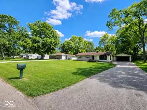 741 Lakeview Dr, Noblesville, IN 46060