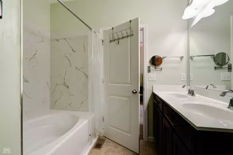 Bath - 2291 Solidago Dr, Plainfield, IN 46168 photo 3 of 5