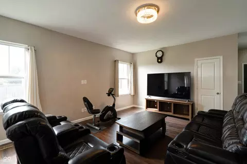 Living - 2291 Solidago Dr, Plainfield, IN 46168 photo 2 of 8