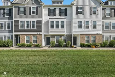 707 Axford Bay Dr, Westfield, IN 46074