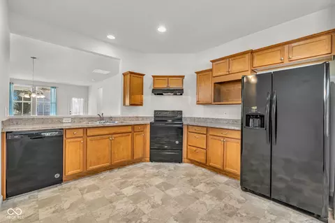 Kitchen - 4727 Lilac Dr, Plainfield, IN 46168 photo 3 of 4