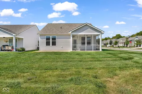 Exterior - 4727 Lilac Dr, Plainfield, IN 46168 photo 6 of 14