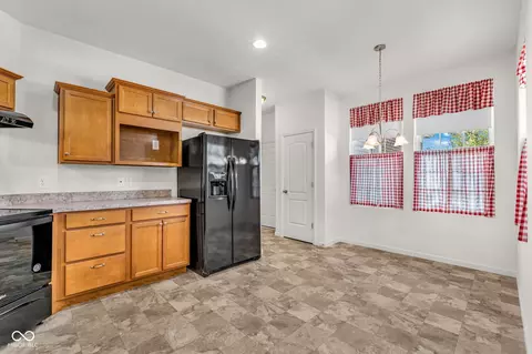 Kitchen - 4727 Lilac Dr, Plainfield, IN 46168 photo 1 of 4