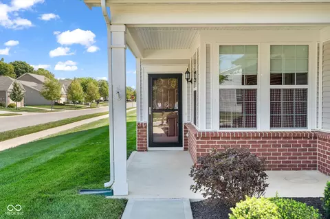 Exterior - 4727 Lilac Dr, Plainfield, IN 46168 photo 3 of 14