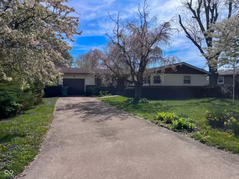 8 Eastgate Dr, Crawfordsville, IN 47933