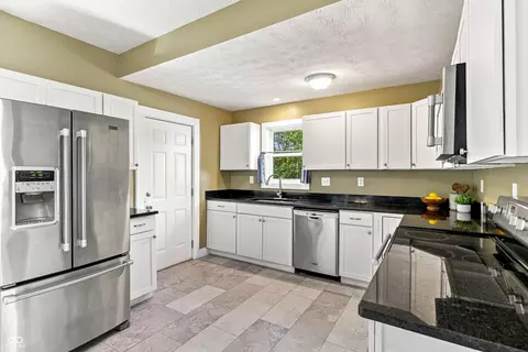 Kitchen - 952 Eastern Ave, Indianapolis, IN 46201 photo 4 of 4