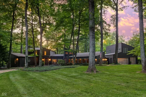 7502 S Susan Ln, Trafalgar, IN 46181