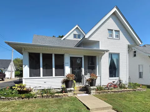 320 E Hendricks St, Greensburg, IN 47240