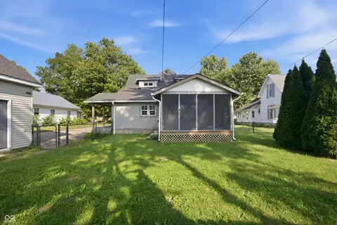 Exterior - 206 S Broadway St, Pendleton, IN 46064 photo 10 of 12