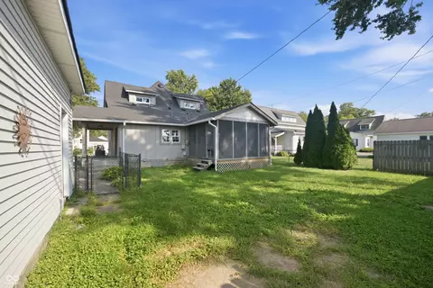 Exterior - 206 S Broadway St, Pendleton, IN 46064 photo 9 of 12