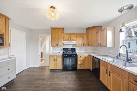 Kitchen - 206 S Broadway St, Pendleton, IN 46064 photo 5 of 7