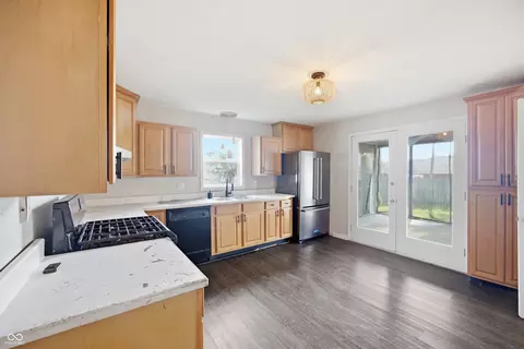 Kitchen - 206 S Broadway St, Pendleton, IN 46064 photo 1 of 7