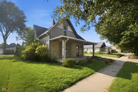 Exterior - 206 S Broadway St, Pendleton, IN 46064 photo 3 of 12