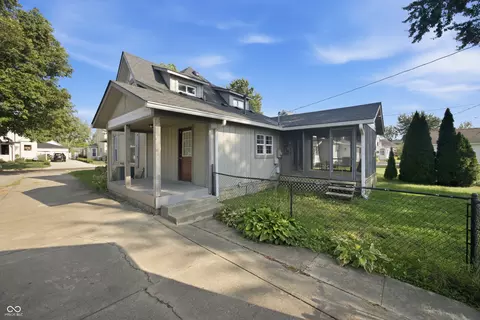 Exterior - 206 S Broadway St, Pendleton, IN 46064 photo 8 of 12