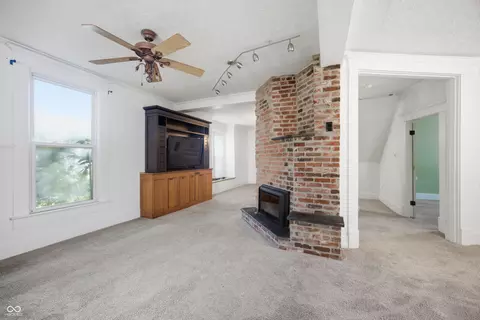 Living - 206 S Broadway St, Pendleton, IN 46064 photo 3 of 8