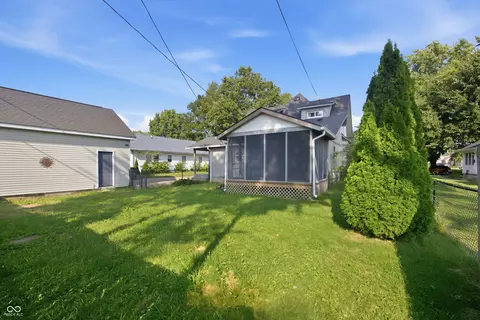 Exterior - 206 S Broadway St, Pendleton, IN 46064 photo 11 of 12