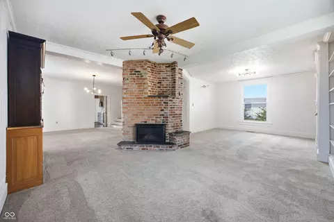 Living - 206 S Broadway St, Pendleton, IN 46064 photo 4 of 8
