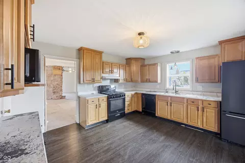 Kitchen - 206 S Broadway St, Pendleton, IN 46064 photo 3 of 7