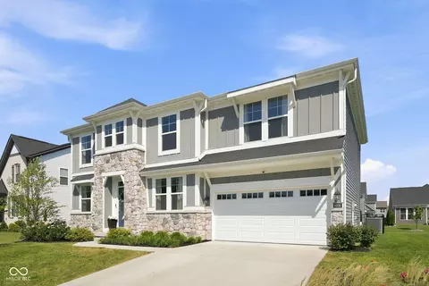 9936 Deep Royal Way, Indianapolis, IN 46239