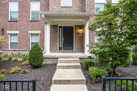 9556 Oakley Dr, Indianapolis, IN 46260