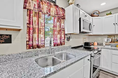 Kitchen - 106 E Cherry St, Advance, IN 46102 photo 4 of 5