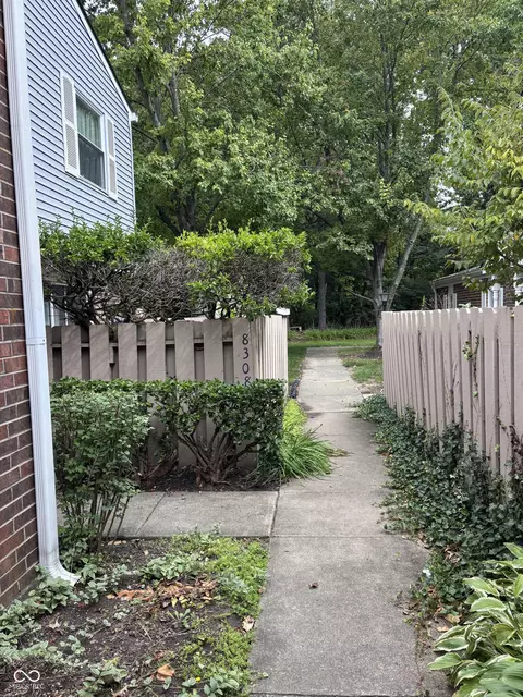8308 Hewlet Dr, Indianapolis, IN 46268