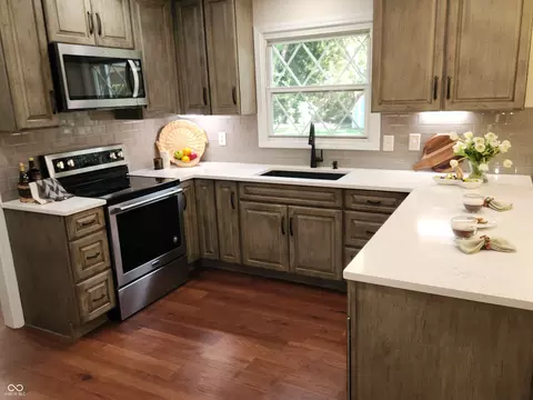 Kitchen - 911 E Greyhound Pass, Carmel, IN 46032 photo 4 of 6