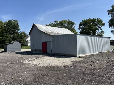 Exterior - 607 E Broad St, Spiceland, IN 47385 photo 7 of 12