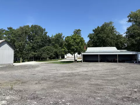 Exterior - 607 E Broad St, Spiceland, IN 47385 photo 8 of 12