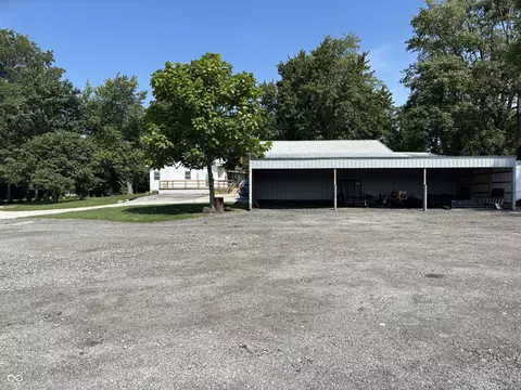 Exterior - 607 E Broad St, Spiceland, IN 47385 photo 10 of 12
