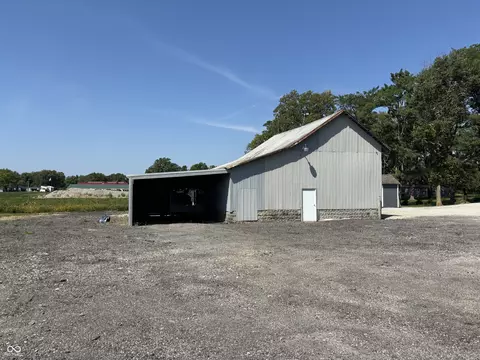 Exterior - 607 E Broad St, Spiceland, IN 47385 photo 9 of 12