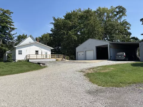 Exterior - 607 E Broad St, Spiceland, IN 47385 photo 5 of 12