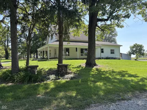 Exterior - 607 E Broad St, Spiceland, IN 47385 photo 4 of 12