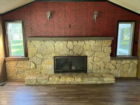 Living - 607 E Broad St, Spiceland, IN 47385 photo 2 of 3