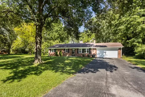 10461 Woodlawn Dr, Indianapolis, IN 46280